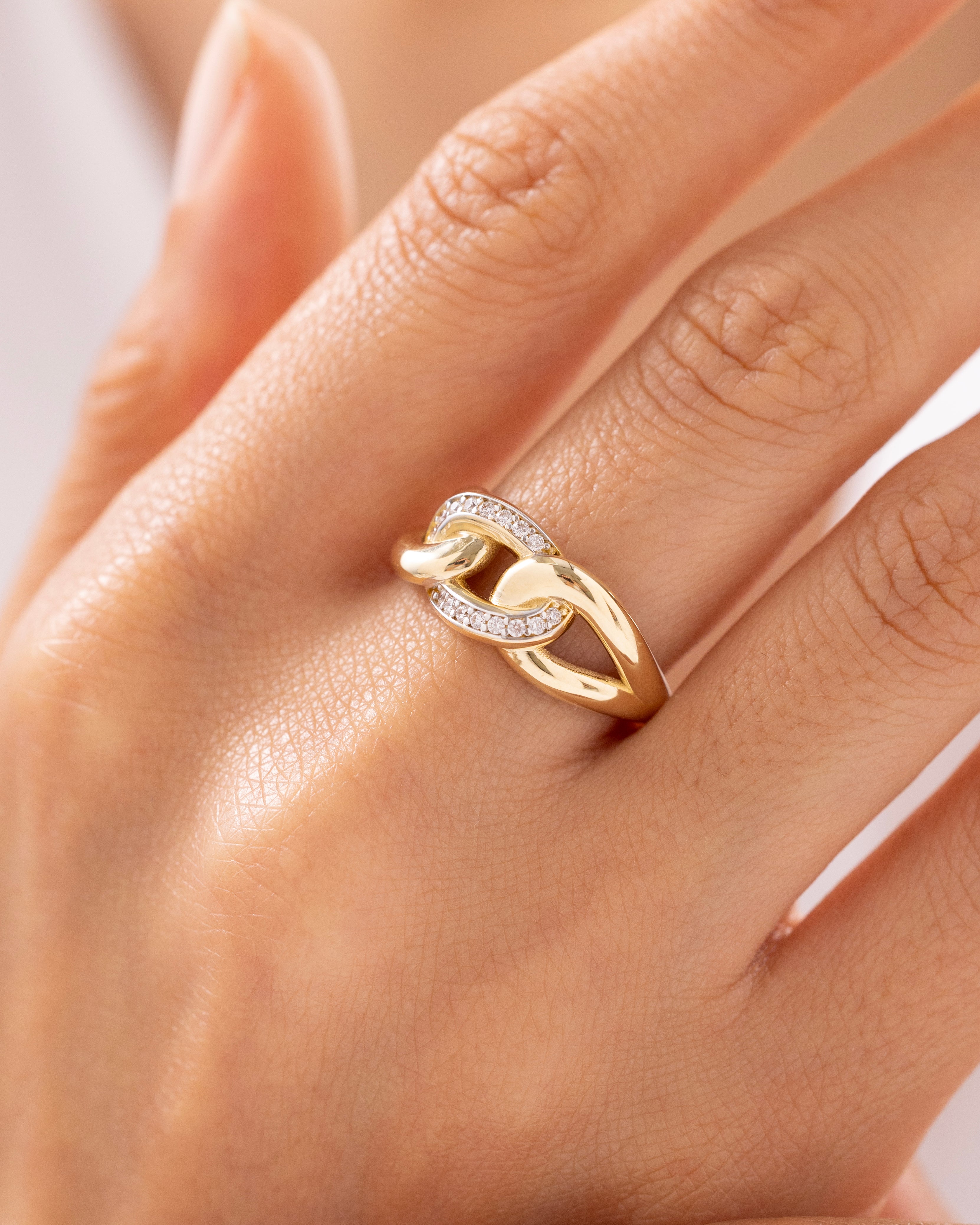 Cetaş Eterna Sarmal Taşlı 14 Ayar Altın Yüzük