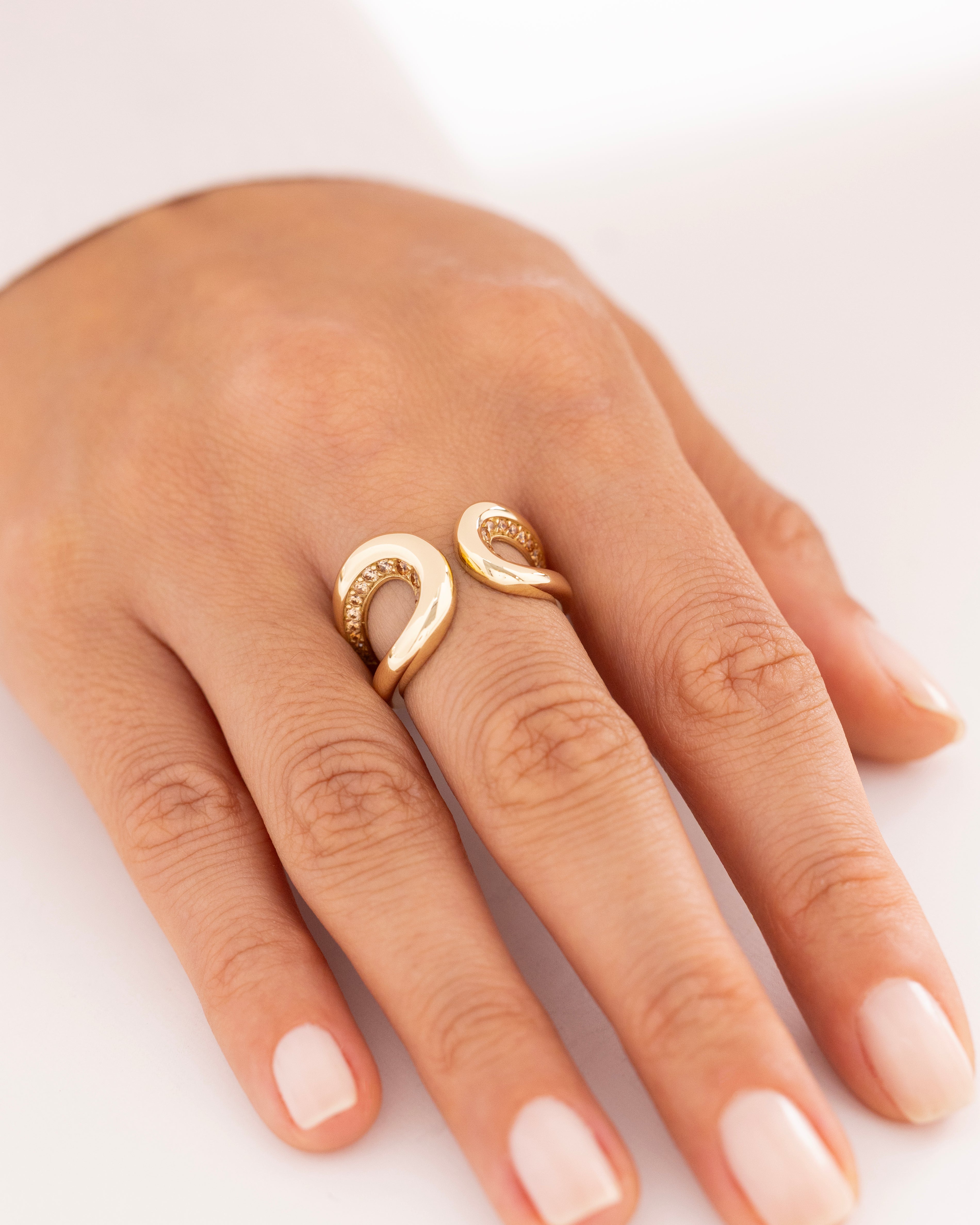 Cetaş Eterna Kıvrımlı Taş Detaylı 14 Ayar Altın Yüzük