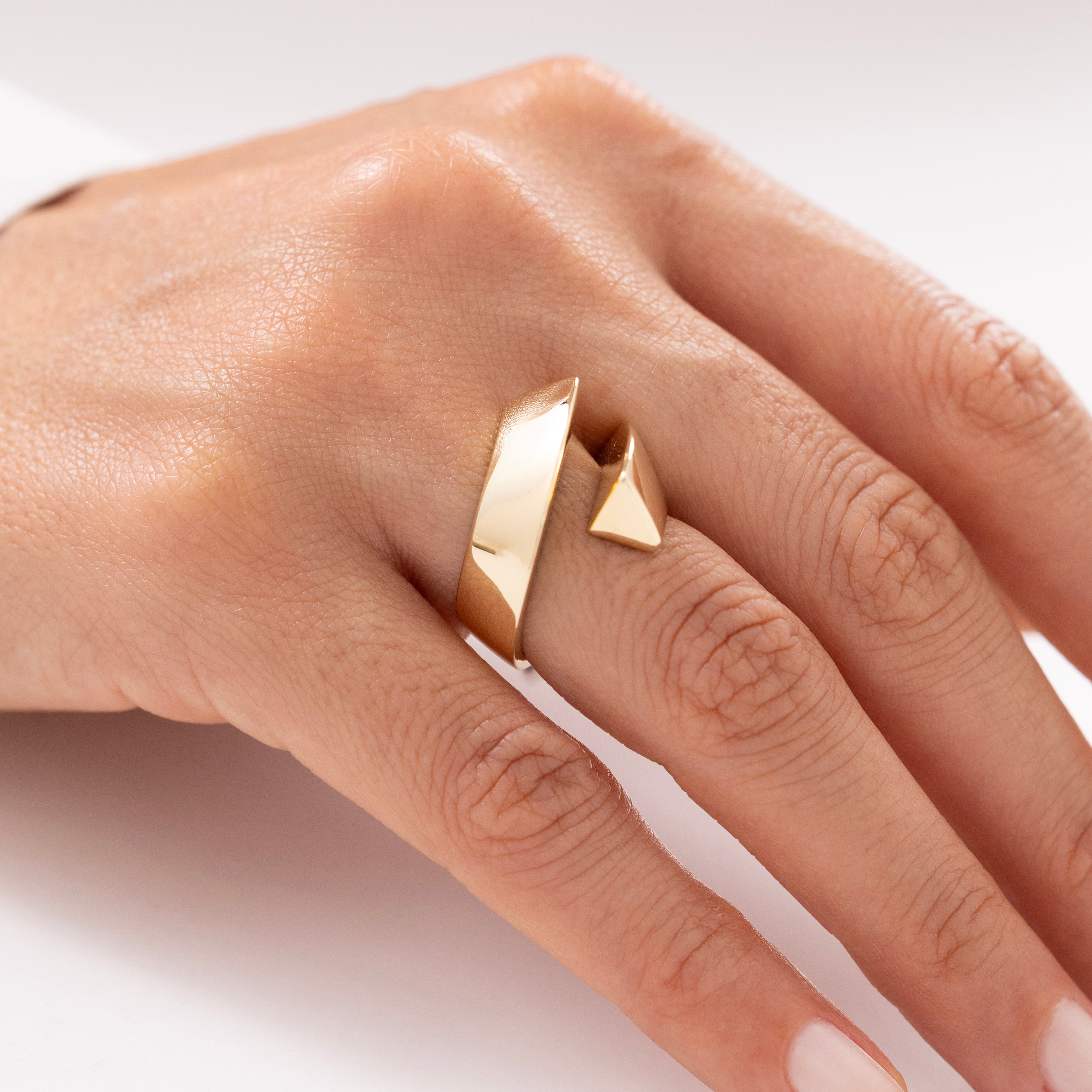 Cetaş Eterna Modern Kesim 14 Ayar Altın Yüzük