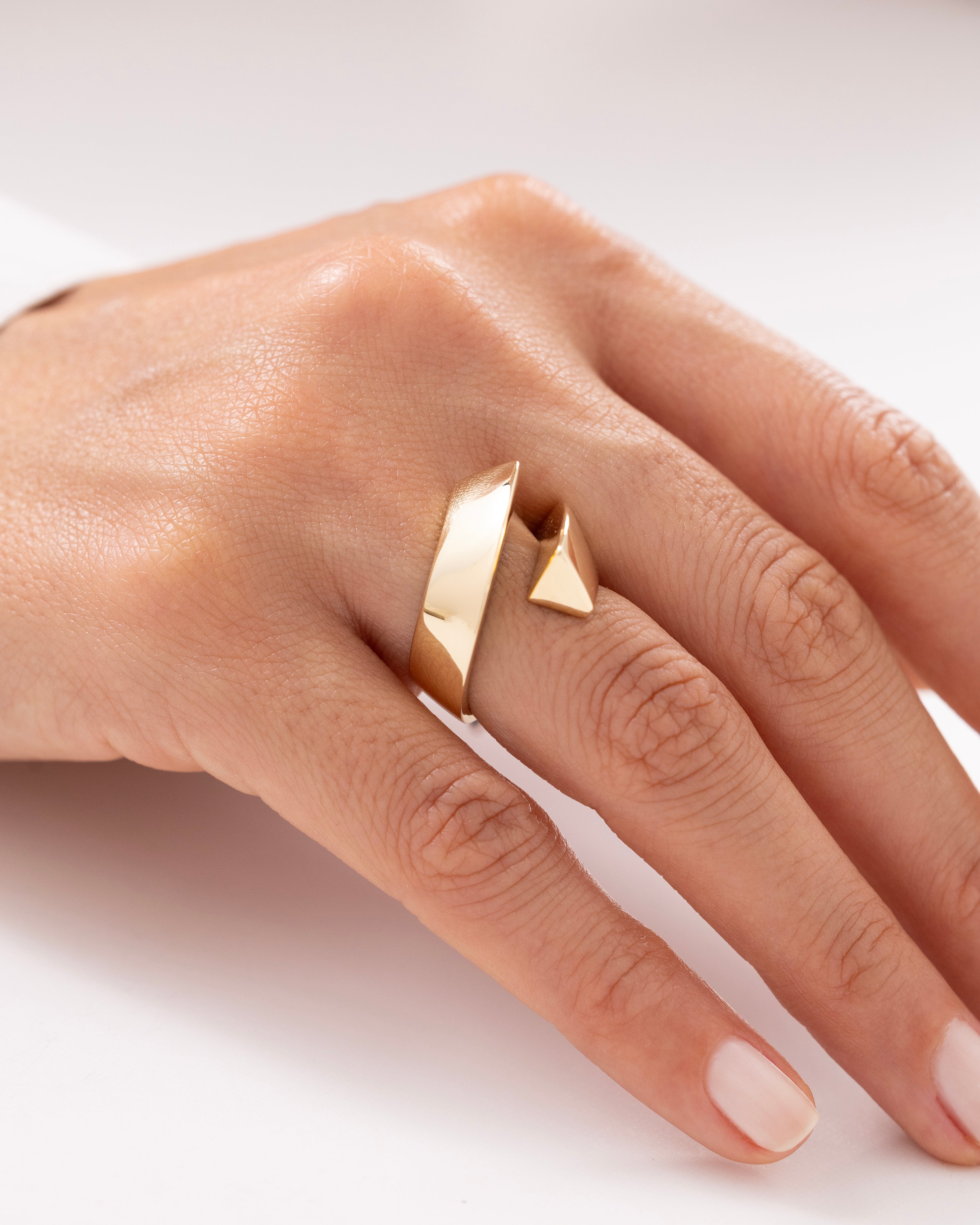 Cetaş Eterna Modern Kesim 14 Ayar Altın Yüzük