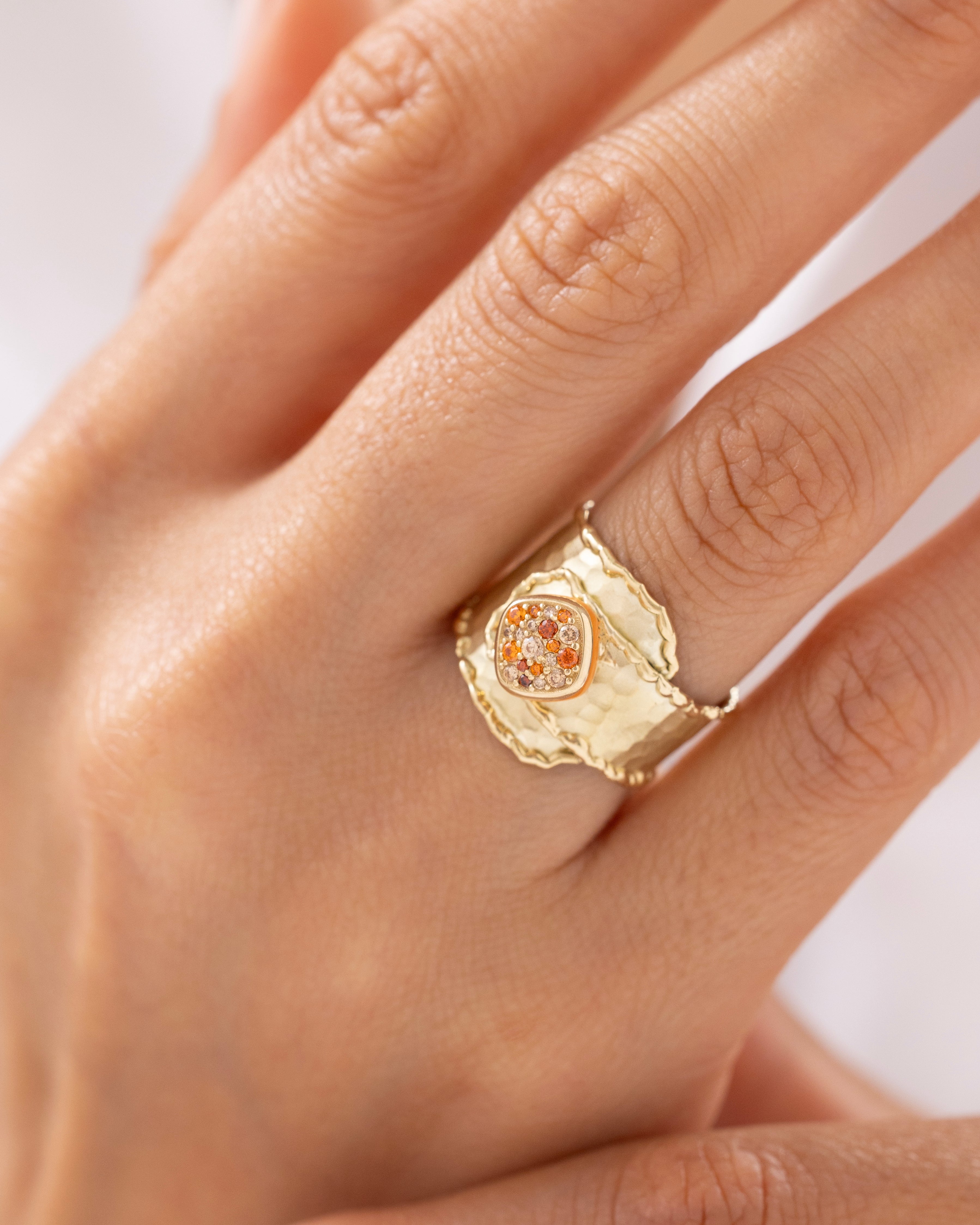 Cetaş Eterna Vintage Taşlı Dokulu 14 Ayar Altın Yüzük