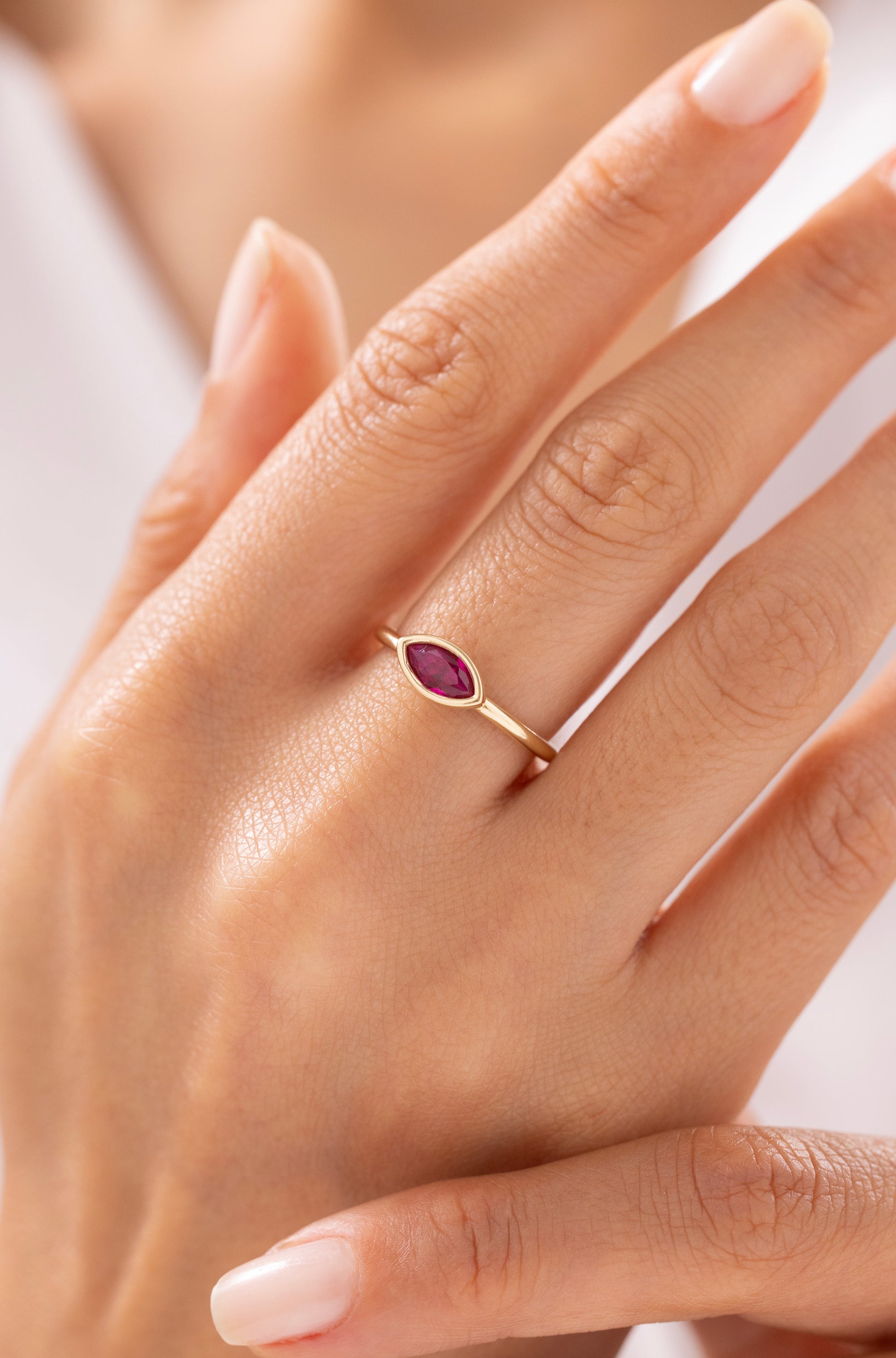 Cetaş Eterna Zarif Oval Taş 14 Ayar Altın Yüzük