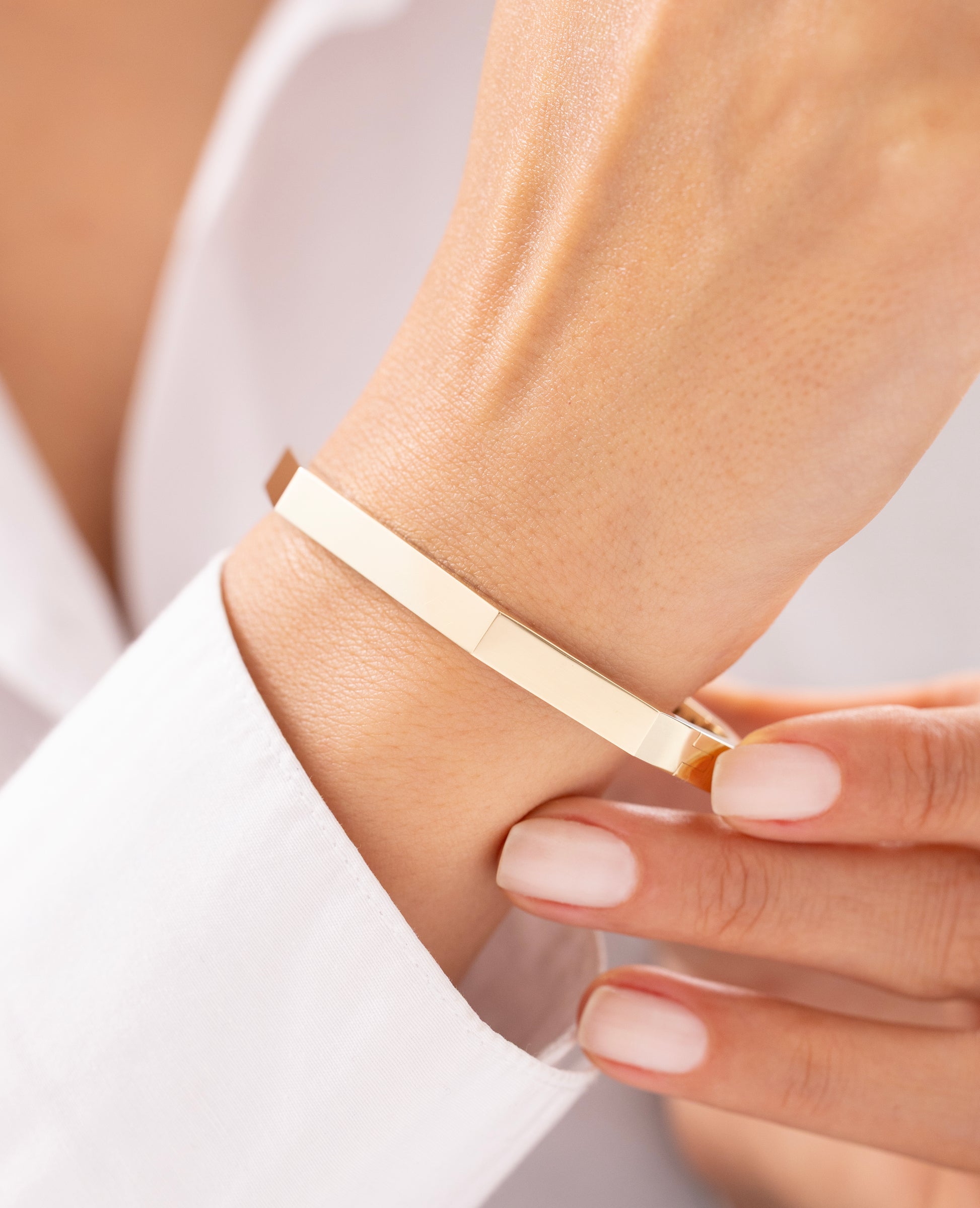 Cetaş Eterna Köşeli Tasarım 14 Ayar Altın Kelepçe