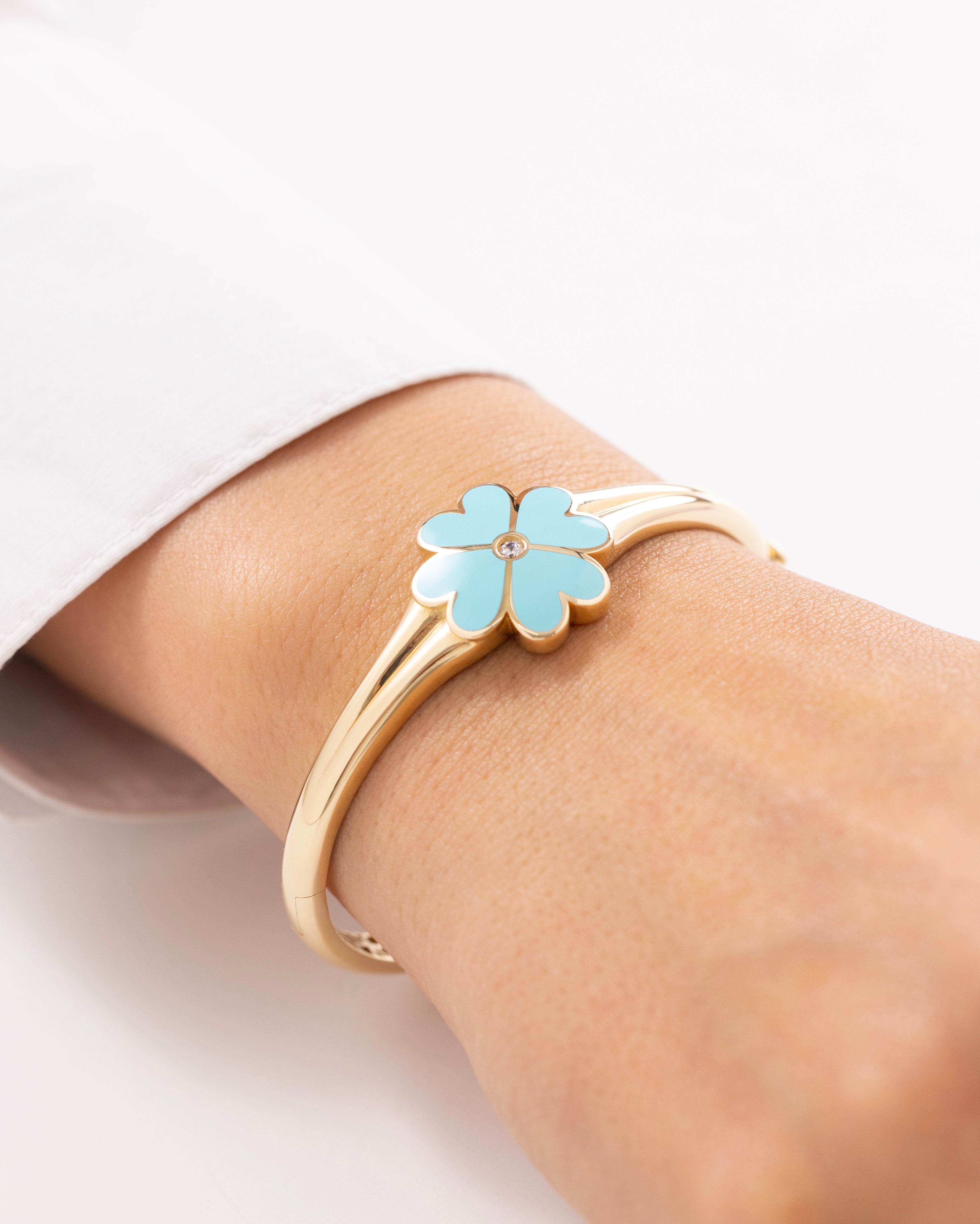 Cetaş Eterna Mavi Yonca 14 Ayar Altın Kelepçe