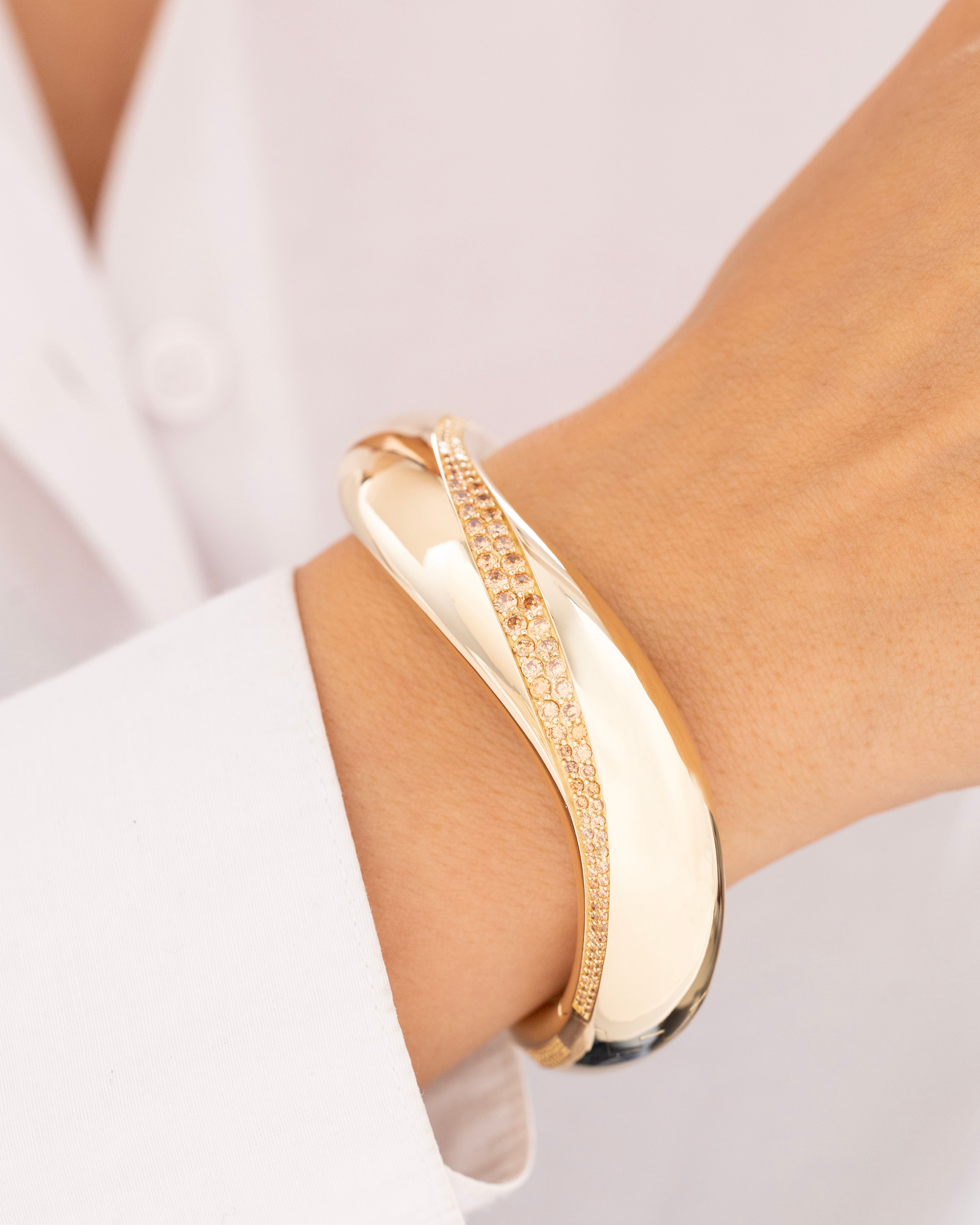 Cetaş Eterna Kavisli Taşlı 14 Ayar Altın Kelepçe