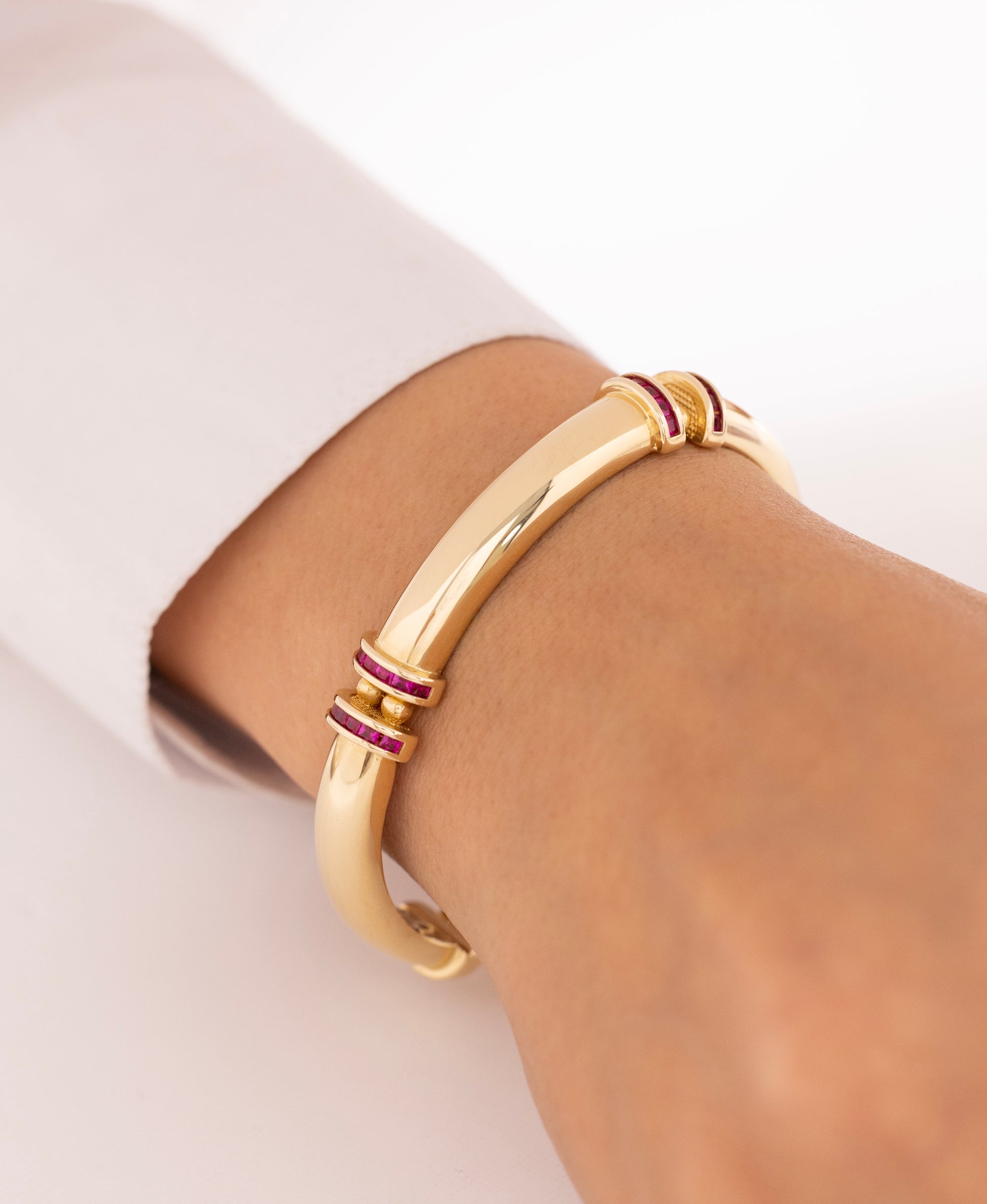 Cetaş Eterna Pembe Taşlı 14 Ayar Altın Kelepçe