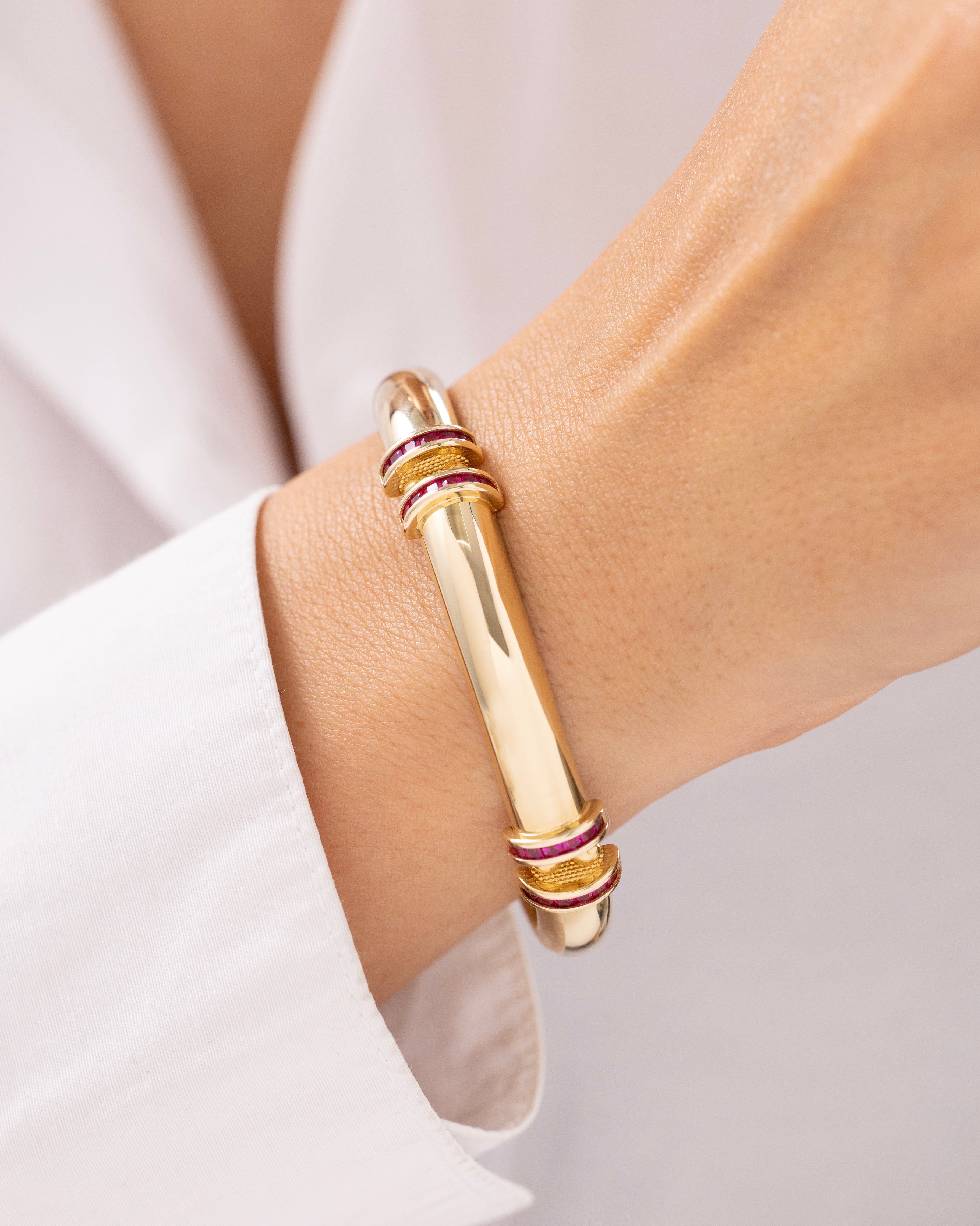 Cetaş Eterna Pembe Taşlı 14 Ayar Altın Kelepçe