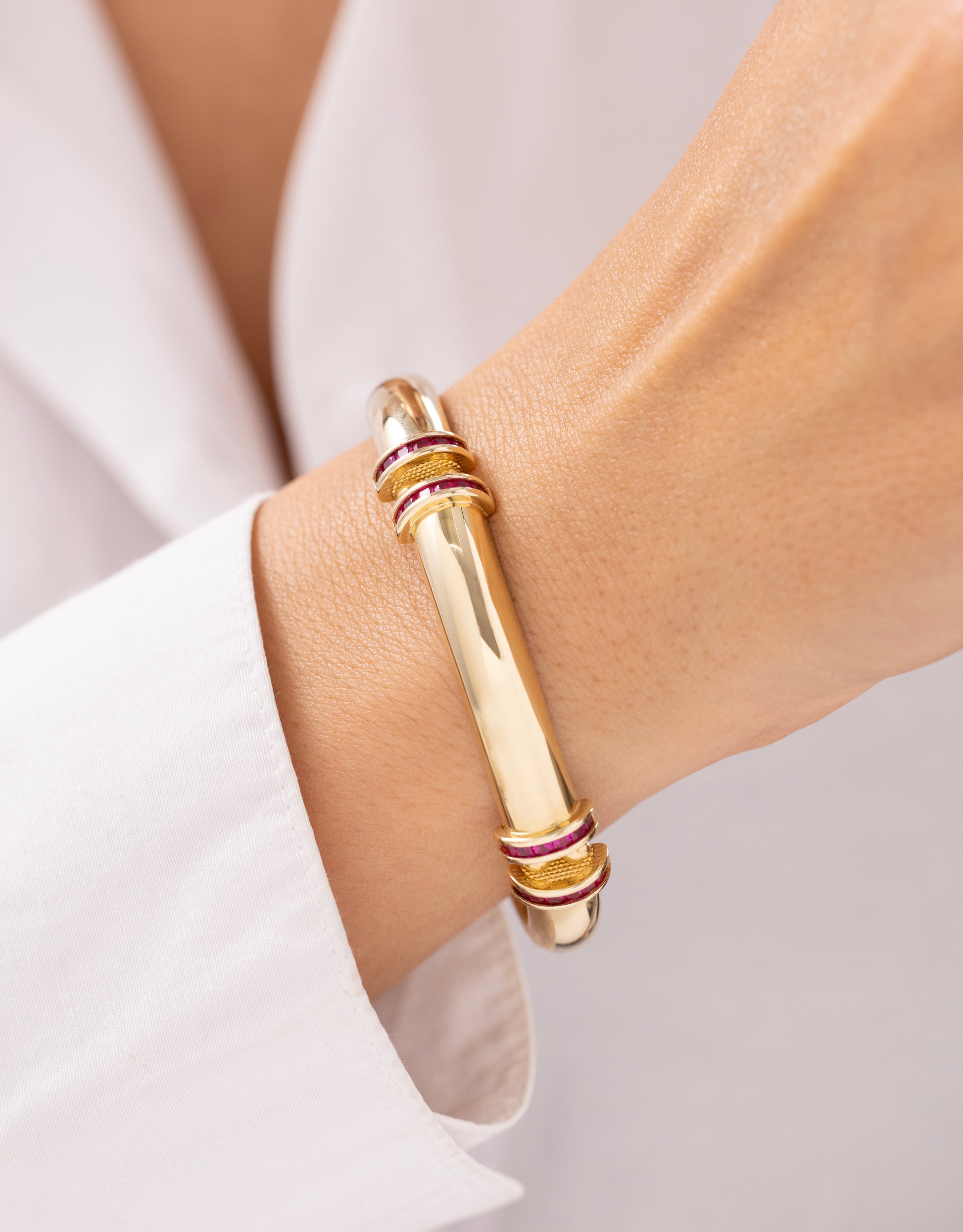 Cetaş Eterna Pembe Taşlı 14 Ayar Altın Kelepçe