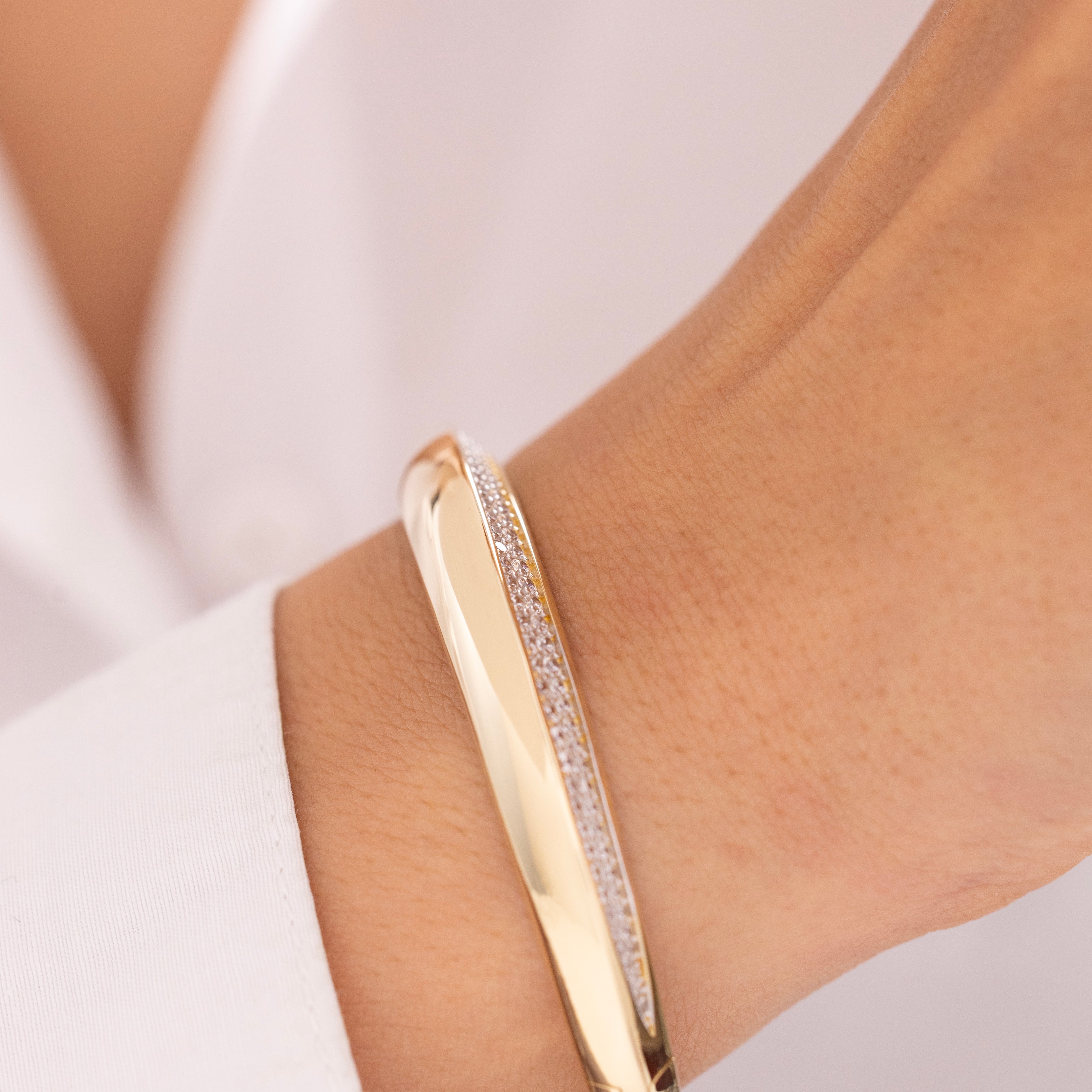 Cetaş Eterna Taşlı 14 Ayar Altın Kelepçe