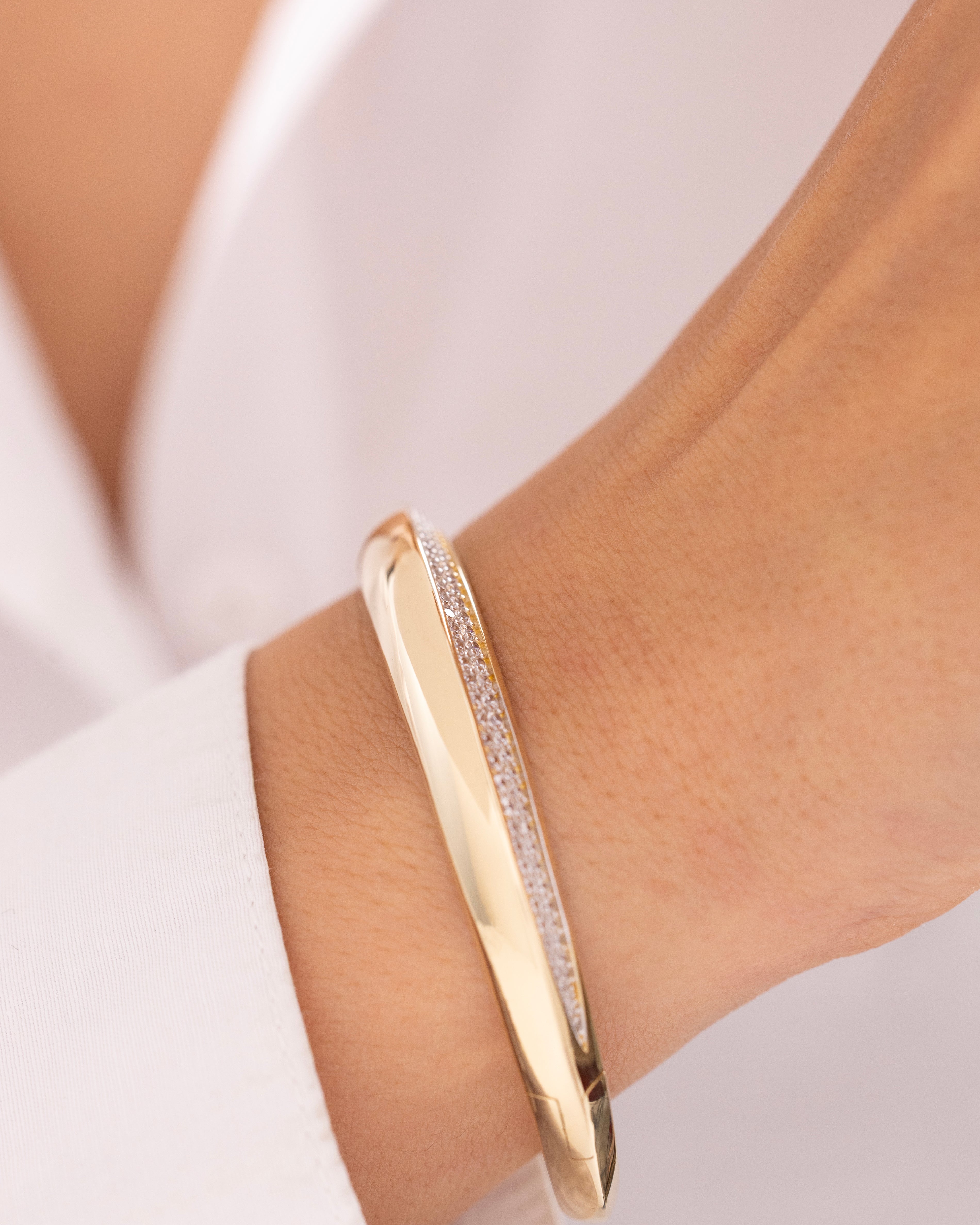 Cetaş Eterna Taşlı 14 Ayar Altın Kelepçe