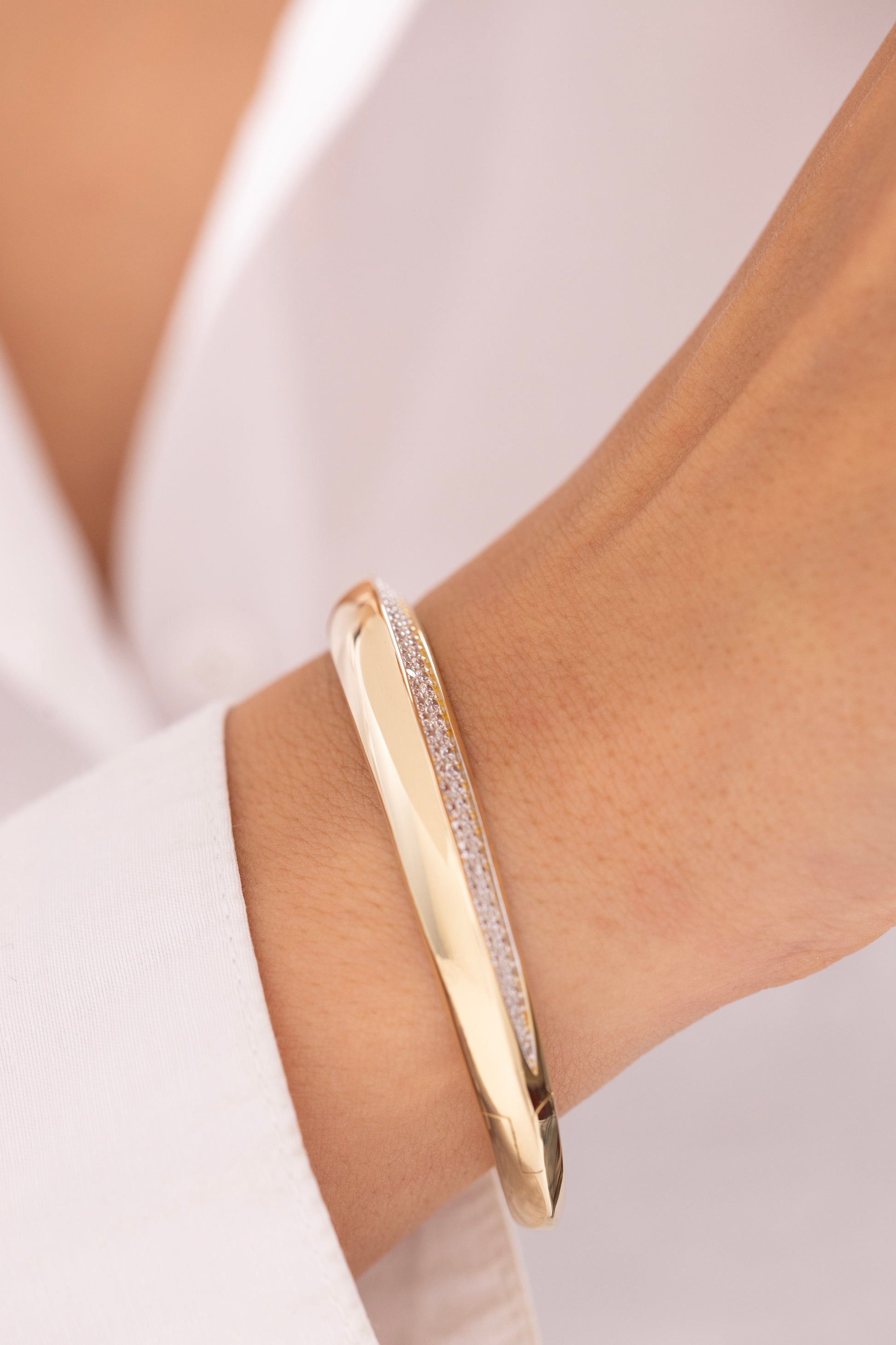 Cetaş Eterna Taşlı 14 Ayar Altın Kelepçe