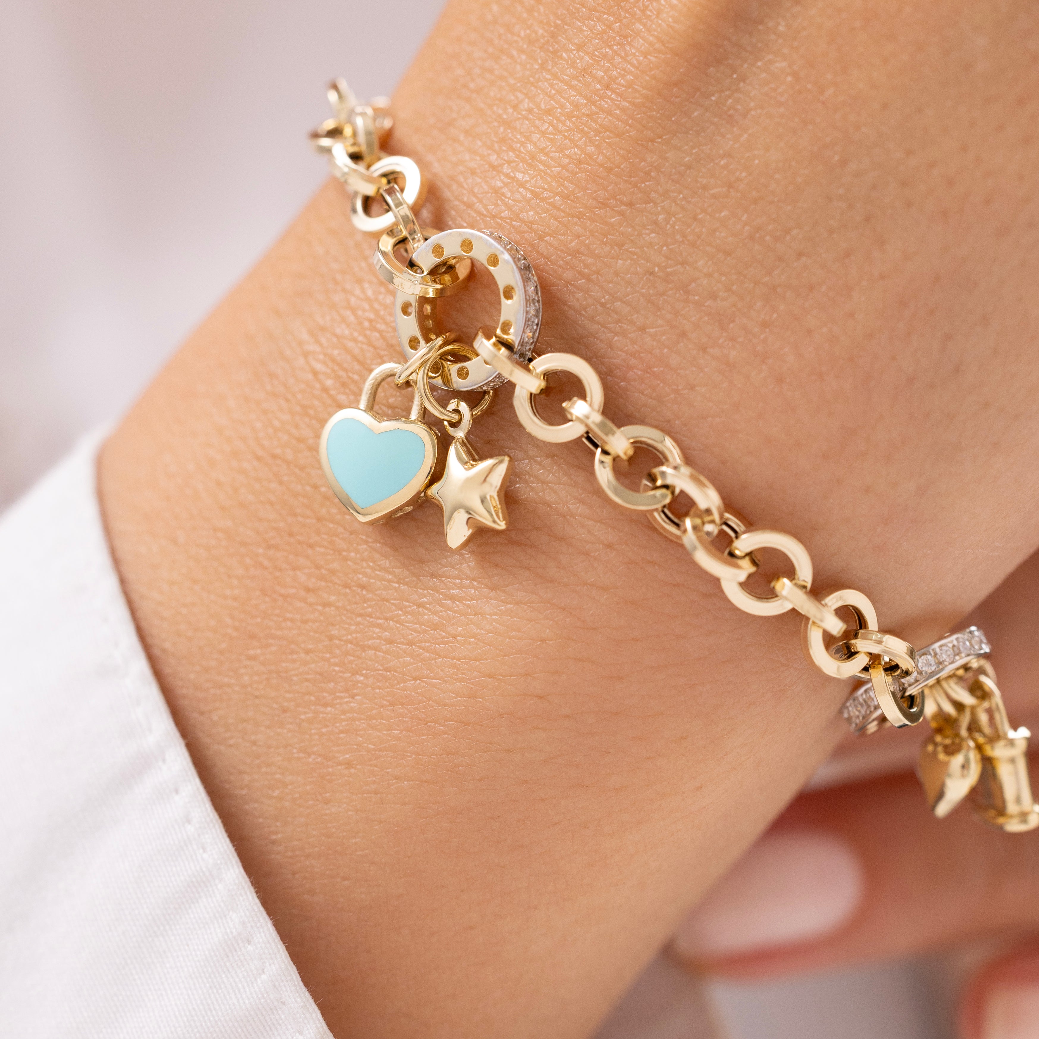 Cetaş Eterna Kalpli Yıldız Charmlı 14 Ayar Altın Bileklik