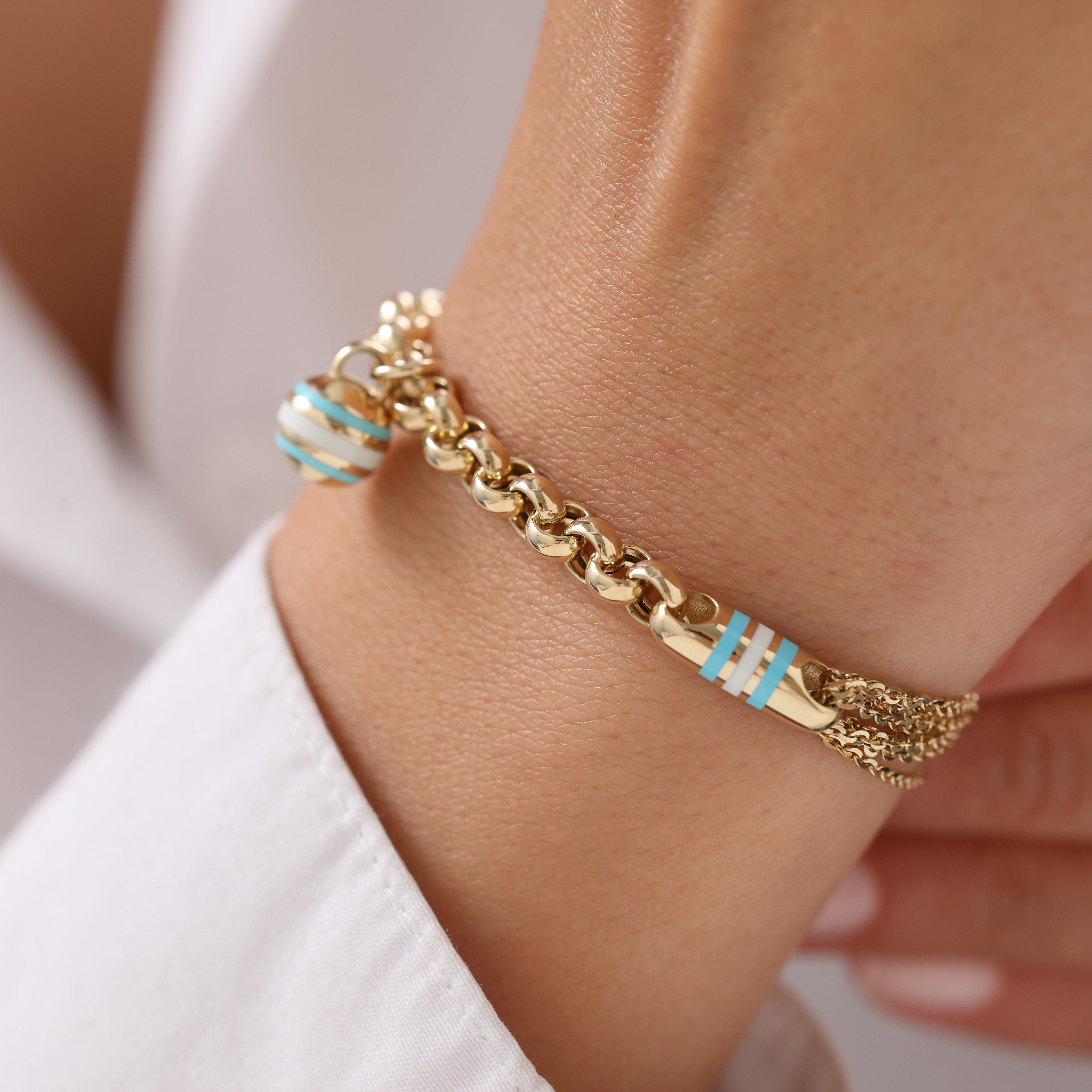 Cetaş Eterna Mavi Çizgili Charm 14 Ayar Altın Bileklik