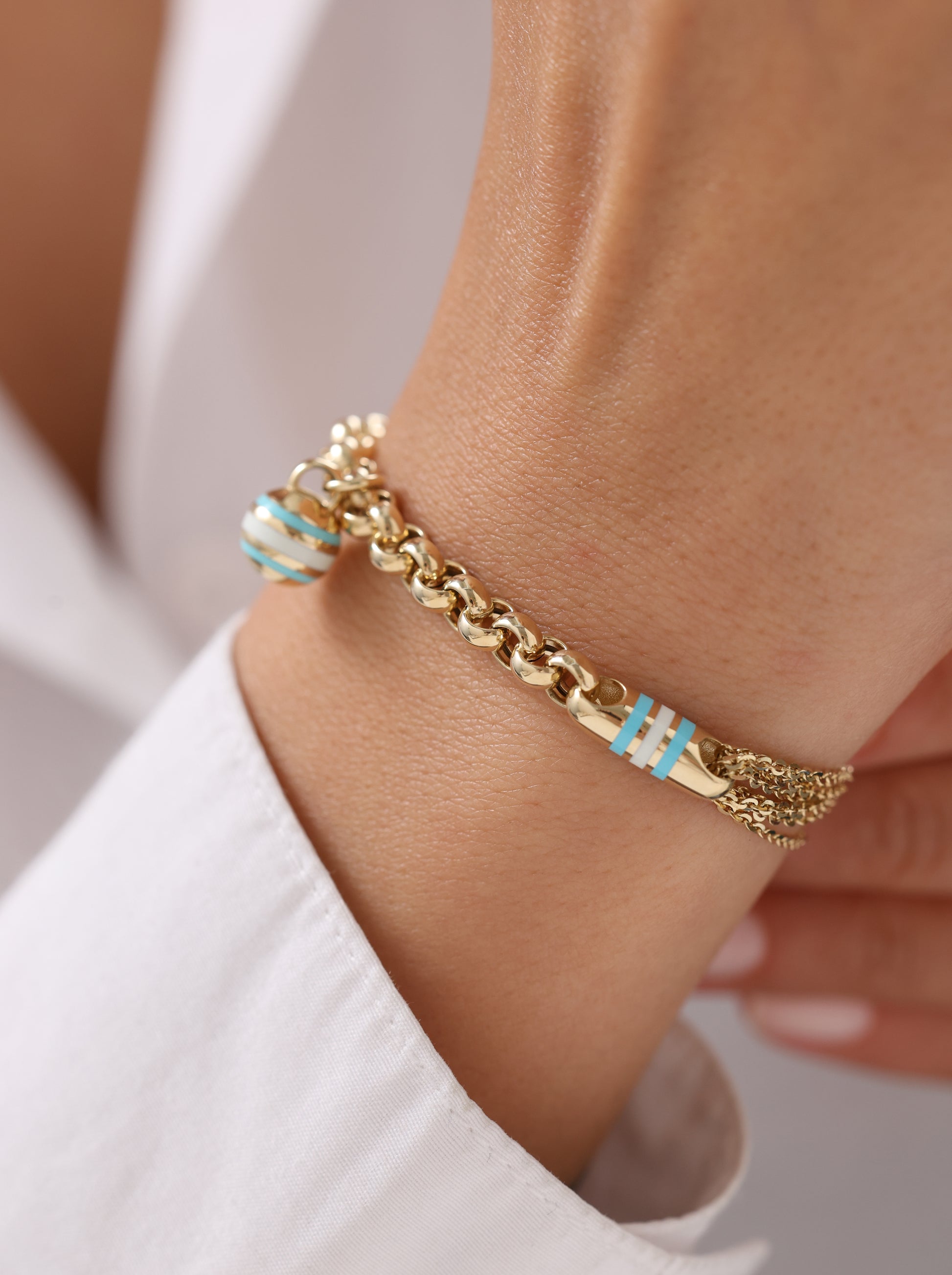 Cetaş Eterna Mavi Çizgili Charm 14 Ayar Altın Bileklik