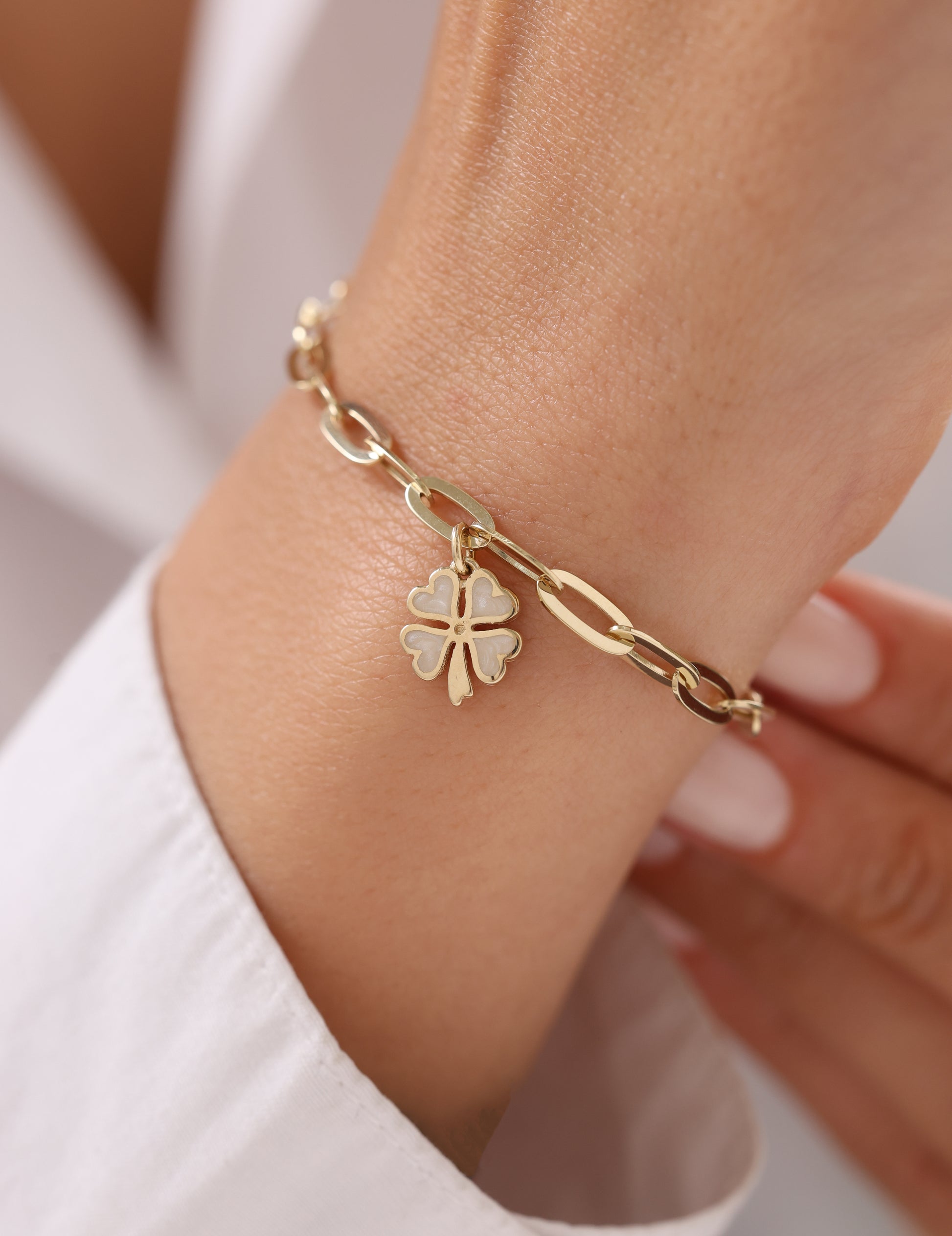 Cetaş Eterna Beyaz Mineli Yonca 14 Ayar Altın Bileklik