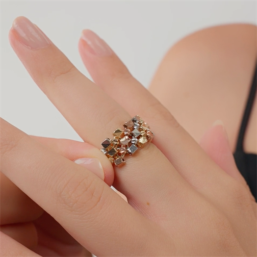 Altın Küp Küp Yüzük