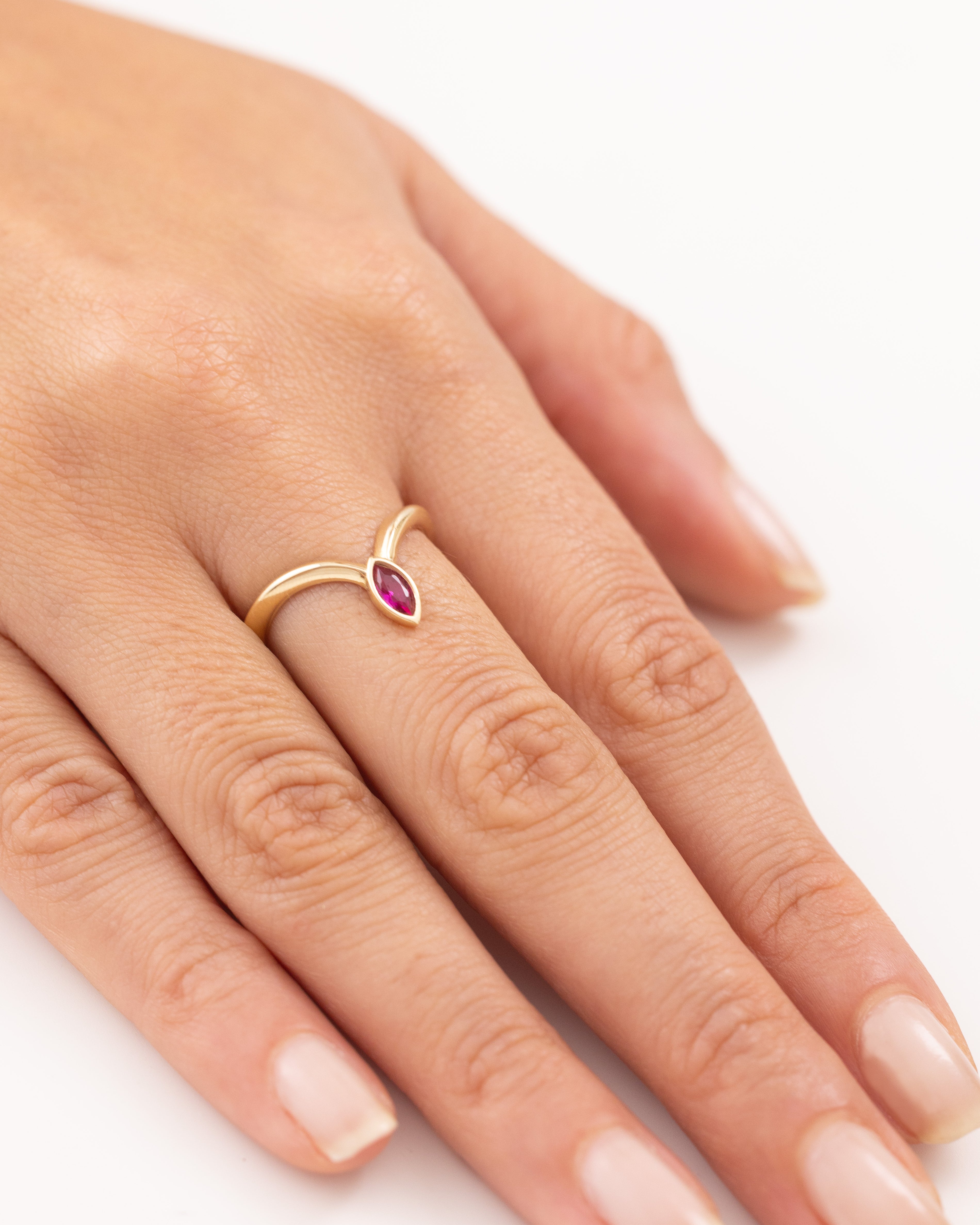 Cetaş Eterna Ruby Zarif 14 Ayar Altın Yüzük