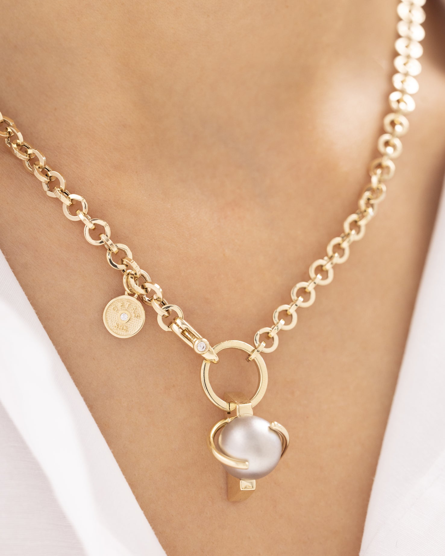 Cetaş Modern Halka 14 Ayar Altın Kolye