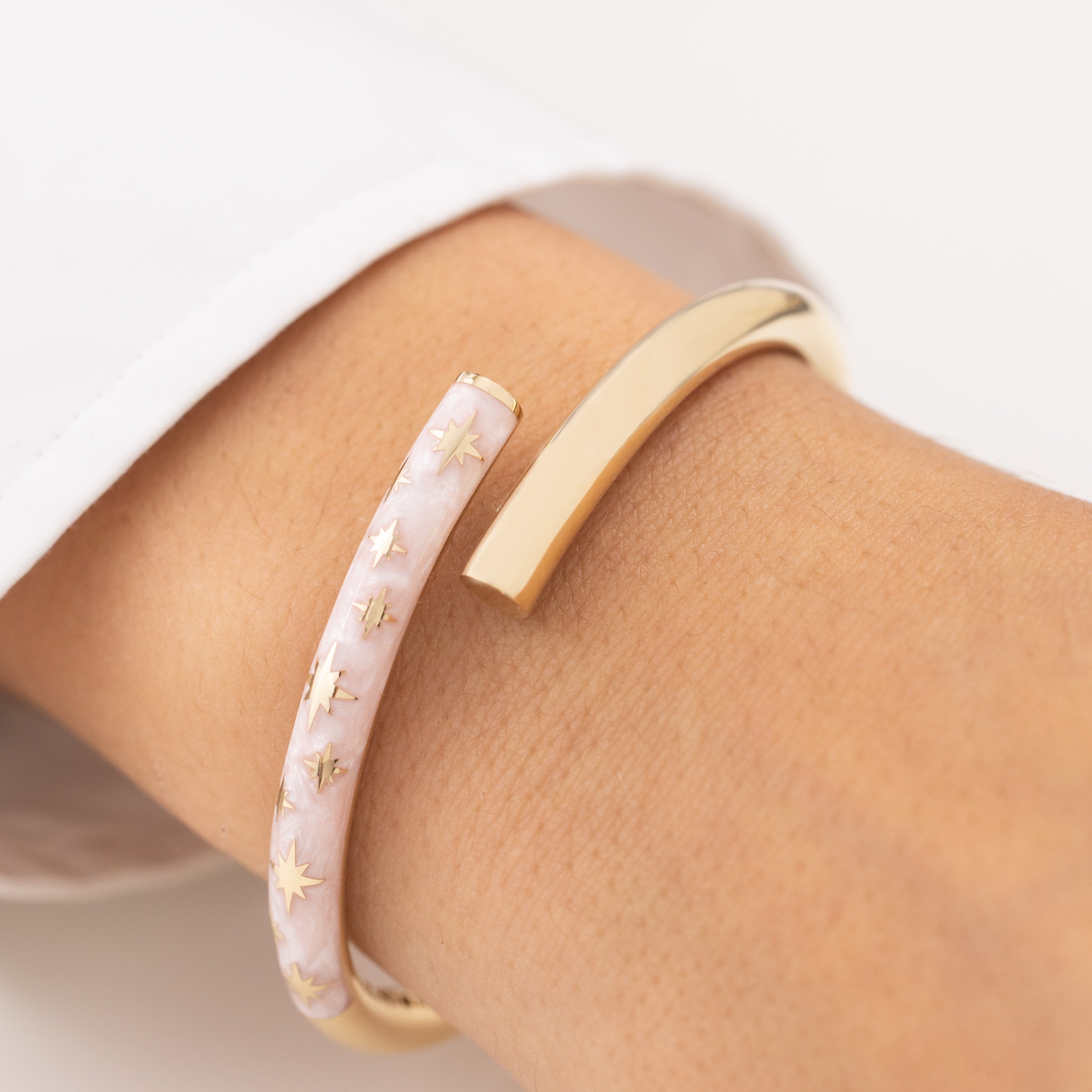 Cetaş Pembe Mine ve Yıldızlı 14 Ayar Altın Kelepçe