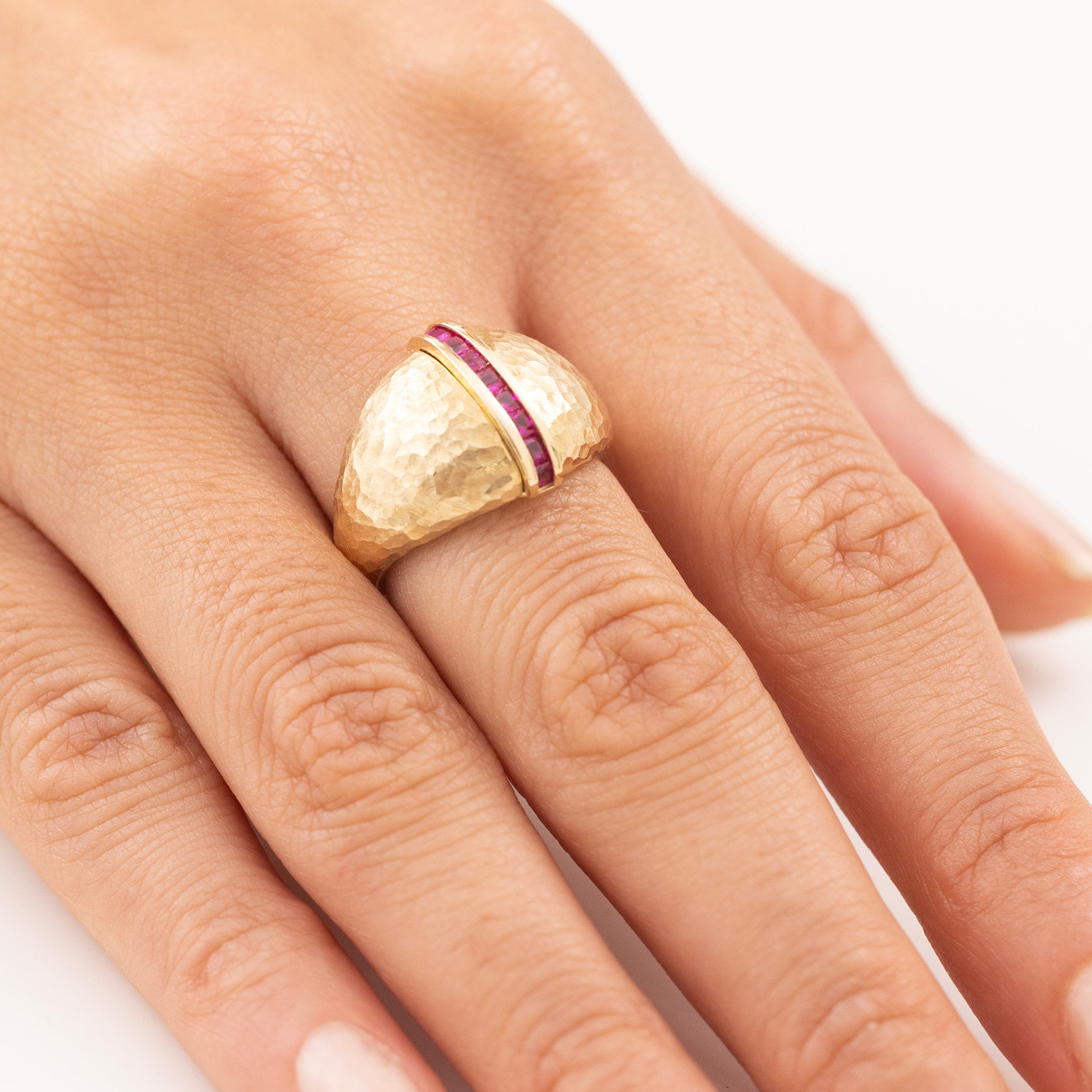 Cetaş Vintage Dövme Ruby Taşlı 14 Ayar Altın Yüzük