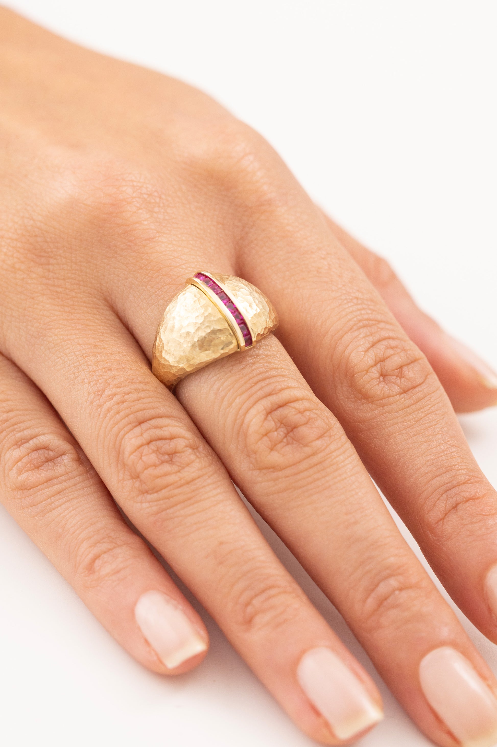 Cetaş Vintage Dövme Ruby Taşlı 14 Ayar Altın Yüzük