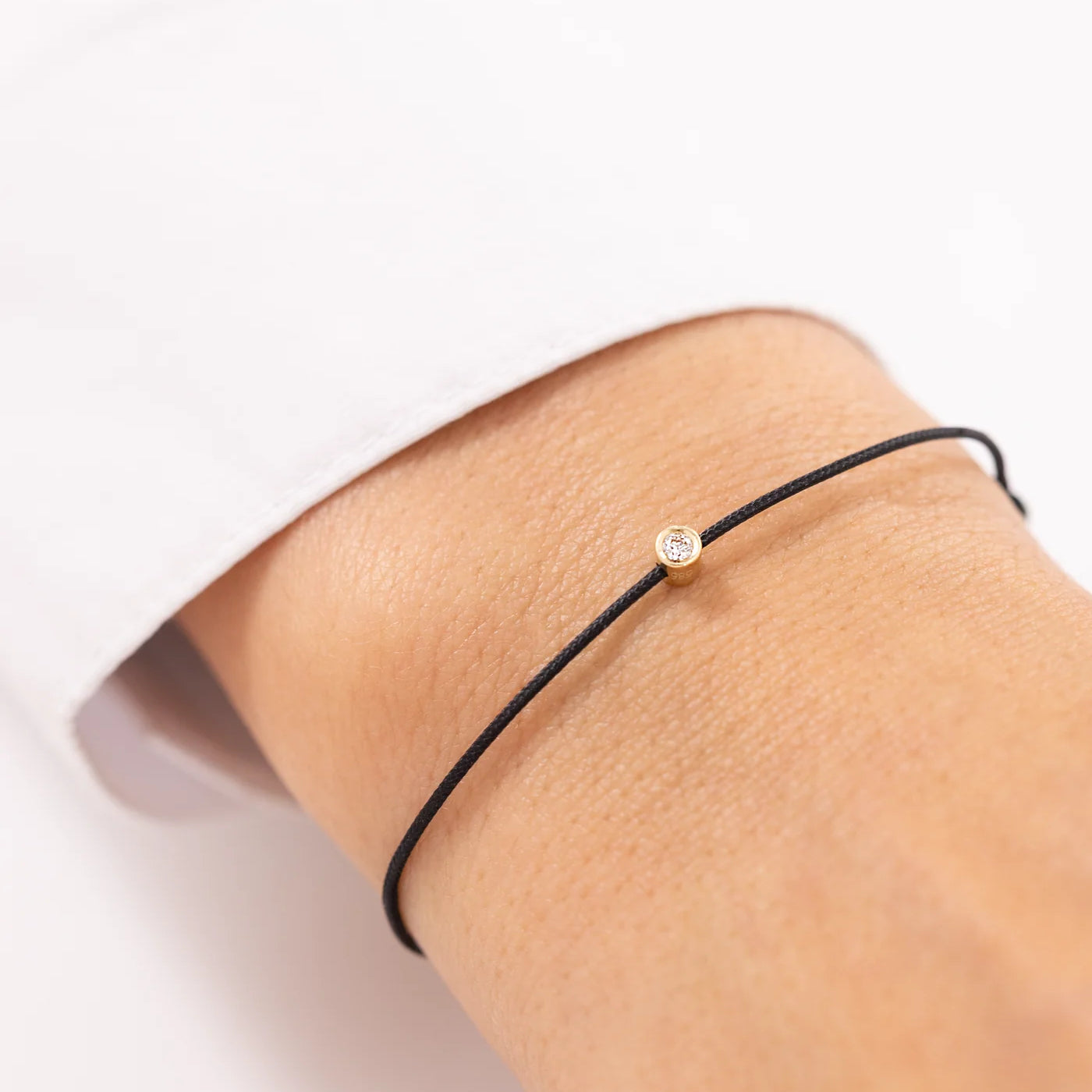 İpli taşlı 14 Ayar Minimal Altın Bileklik