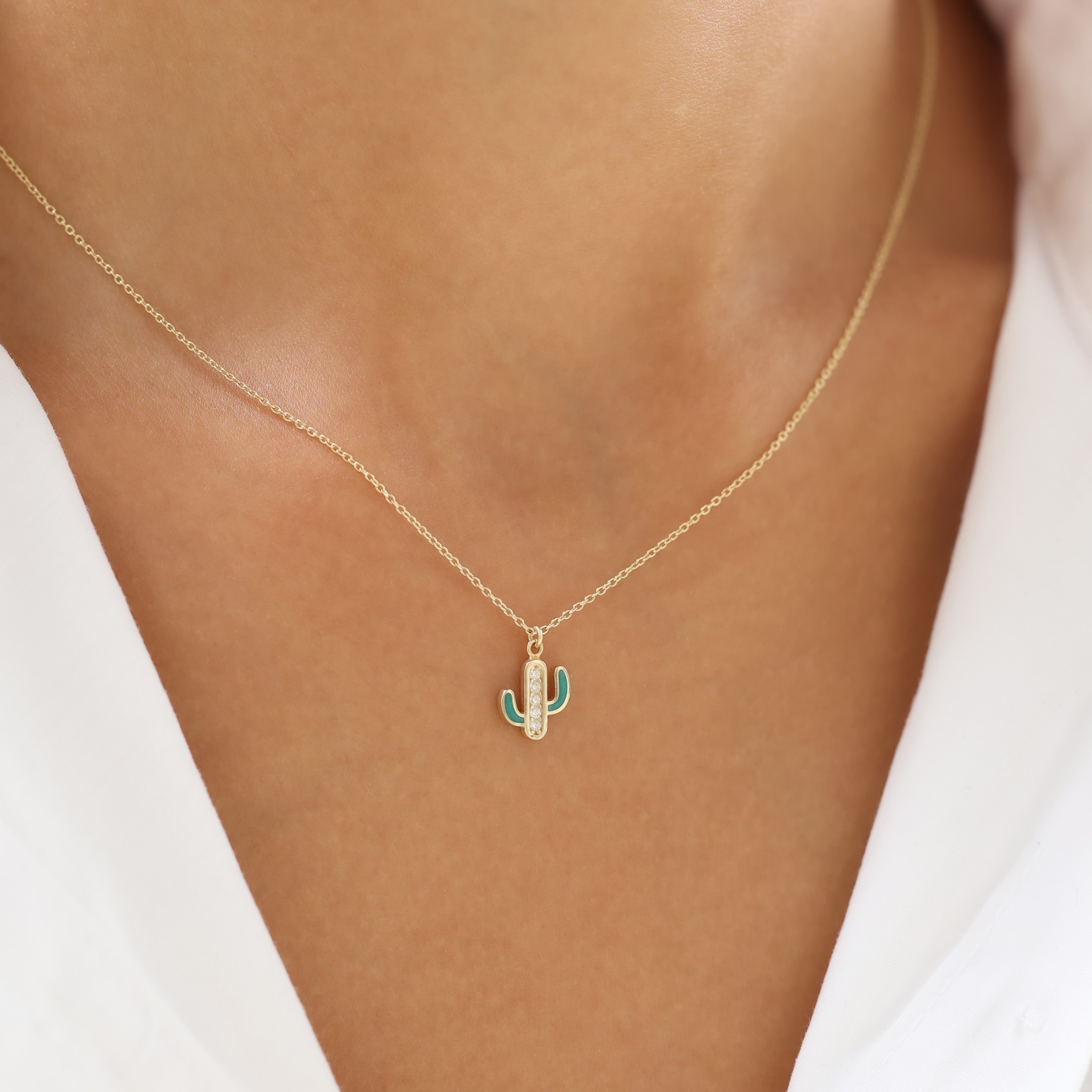 Kaktüs Figürlü Yeşil Mine Detaylı 14 Ayar Altın Kolye