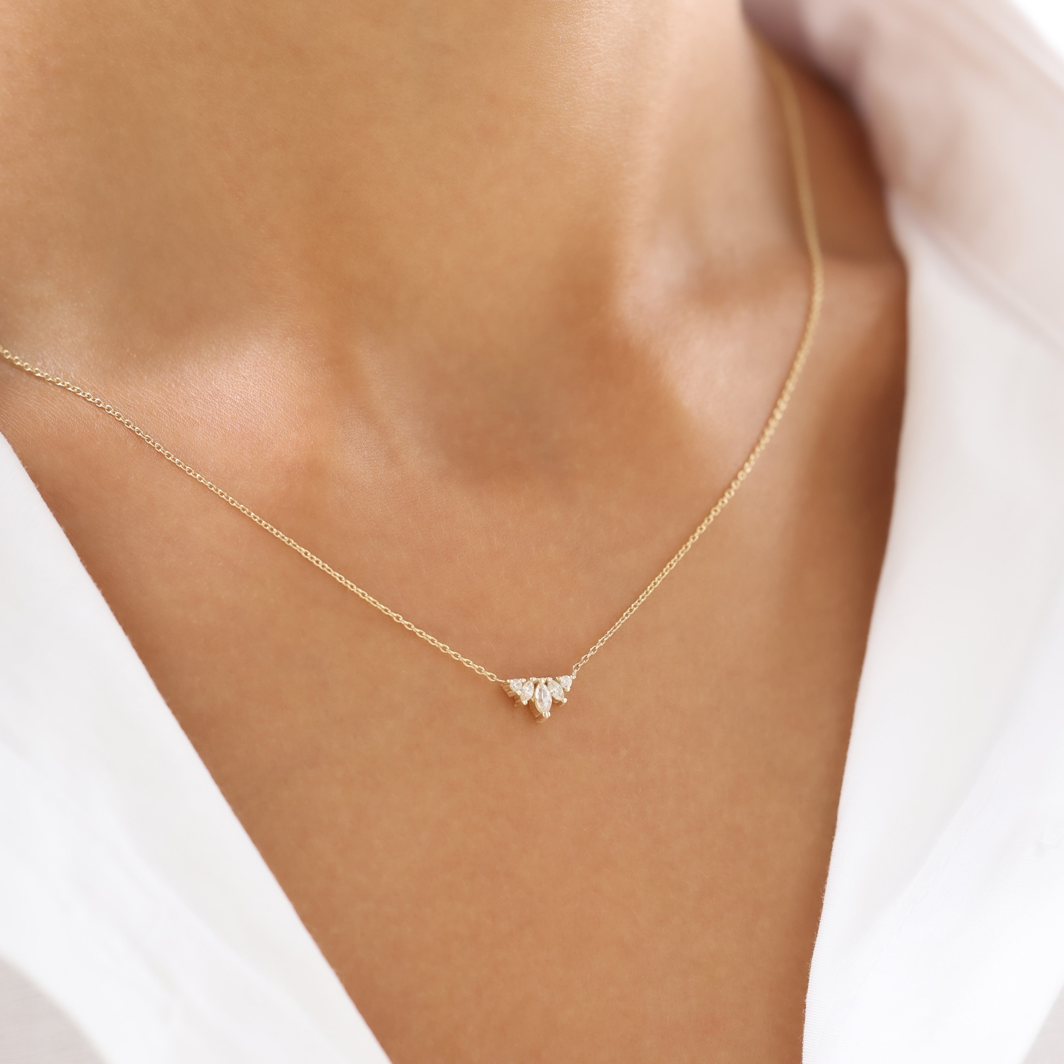 Minimal Marquise Taş Detaylı 14 Ayar Altın Kolye