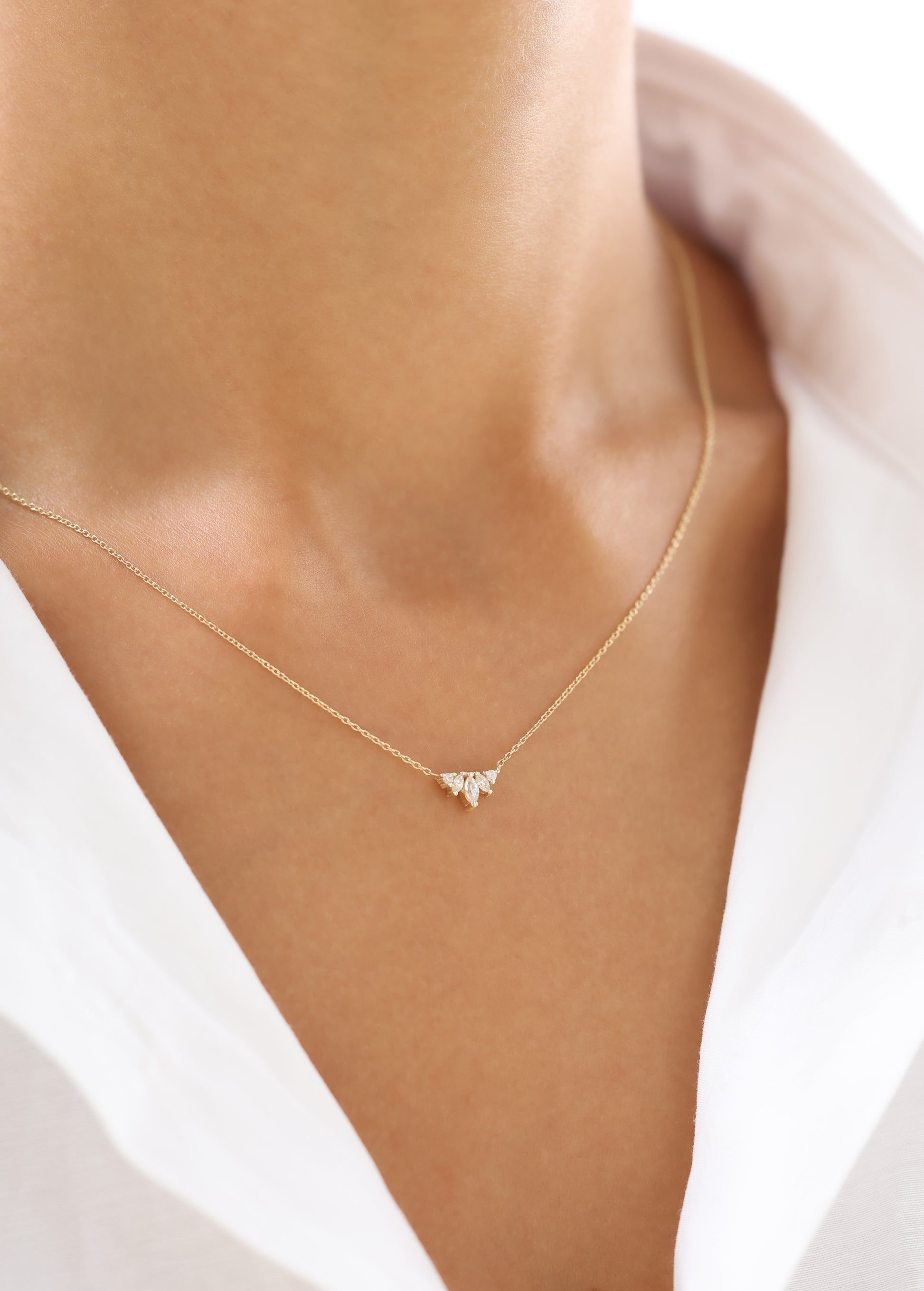 Minimal Marquise Taş Detaylı 14 Ayar Altın Kolye