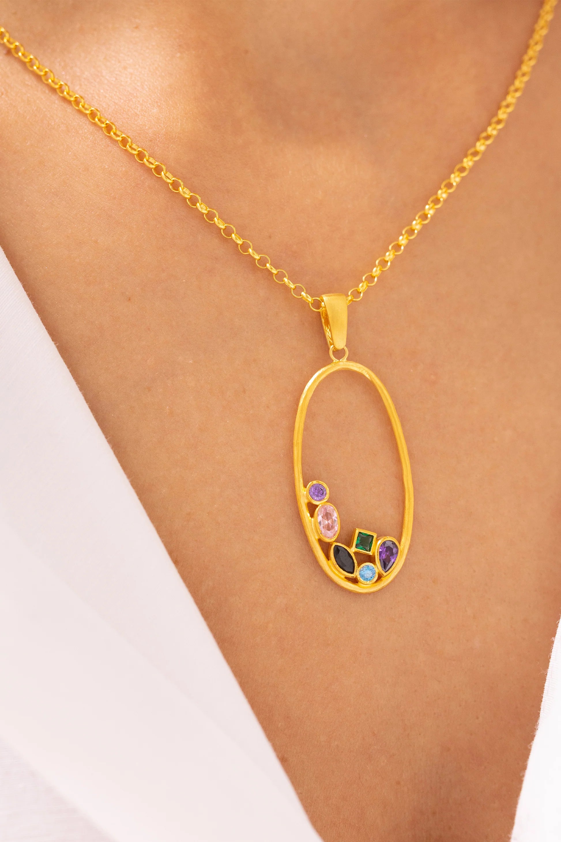 Modern Tasarım Oval Taşlı 14 Ayar Altın Kolye