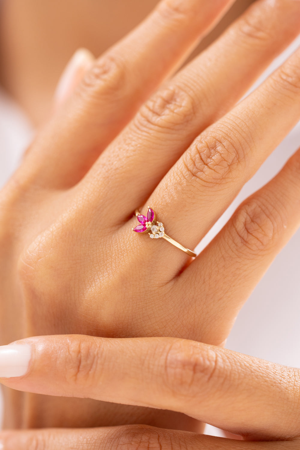 Romantik Pembe Taşlı Çiçek 14 Ayar Altın Yüzük