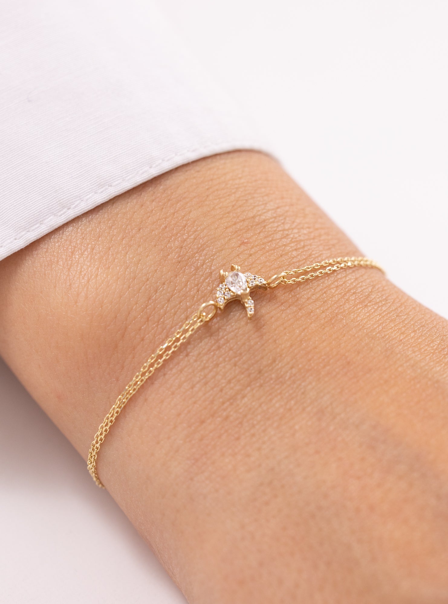 Taşlı Zümrüt Kuşu Çift Zincirli 14 Ayar Altın Bileklik